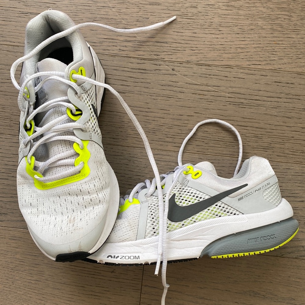 Nike men’s 8.5 sneakers.